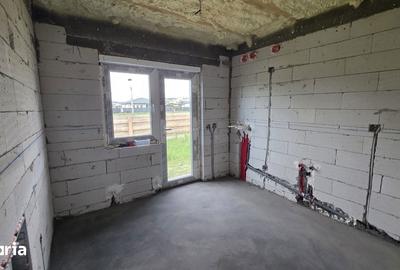 Casă cu 3 camere cu Teren 300 Mp în Ciurea