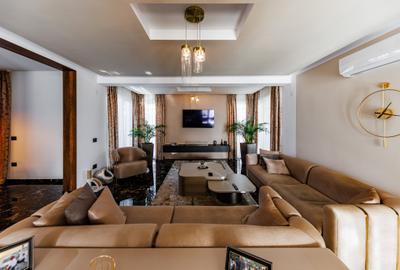 Casă individuală cu 7 camere cu Canalizare în Girocului - 8