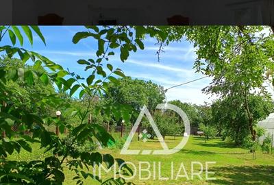 De vanzare (sau schimb +diferen?a ) 2case in aceias curte - 2