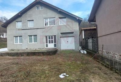 Casă cu 4 camere decomandat cu Teren 563 Mp în Rusca - 2