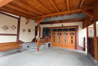 Casă cu 6 camere cu Teren 1707 Mp în Sihlea - 3