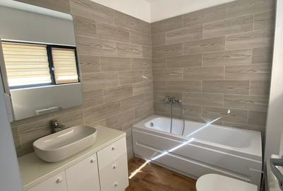 Vila superba situata langa lac si parc | Tunari - 11