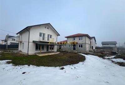 Casă individuală cu 5 camere cu Teren 468 Mp în Berceni