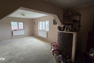 Casă cu 4 camere cu Teren 1000 Mp în Central - 4