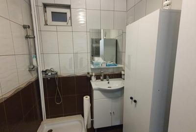 Casă individuală cu 7 camere cu Canalizare în P-ța Victoriei - 12