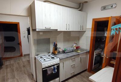 Casă cu 3 camere cu Canalizare în Central