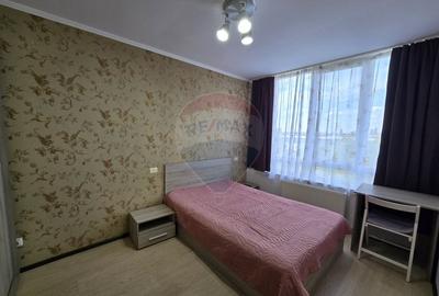 Apartament cu 3 camere semidecomandat, mobilat în UTA - 2