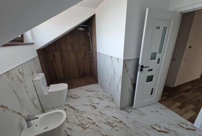 Casă cu 5 camere cu Teren 400 Mp în Ghimbav - 1