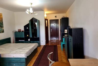 Garsonieră decomandată în Titan - 5