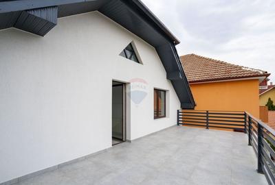Casă cu 9 camere cu Teren 1000 Mp în Central - 22