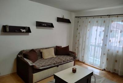 Apartament cu 3 camere semidecomandat în Central - 2