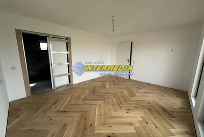 Casă cu Teren 550 Mp în Ighiu - 5