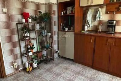 Apartament cu 2 camere decomandat în Ozana