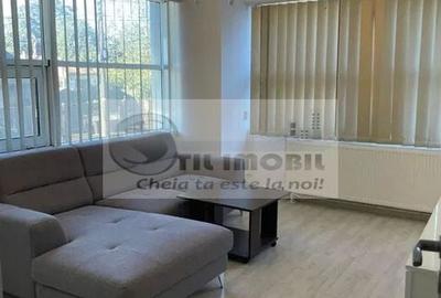 Apartament cu 2 camere decomandat în Podul de Fier