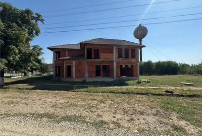 Casă cu 4 camere cu Teren 257 Mp în Livada de Bihor - 1