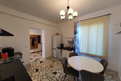 Zona spital sf constantin, apt 2 camere in casa, 2 bai, curte, 400 euro - 8