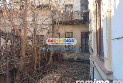 Unirii, Mitropolie, 2 vile interbelice, SU 290 mp, teren 300 mp - 2