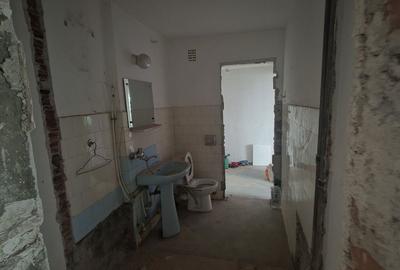 Apartament cu 3 camere semidecomandat în Central - 3