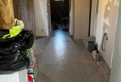 Casă individuală cu 4 camere cu Canalizare în Ciobotani - 1