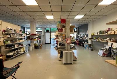 Spațiu comercial, de 150 mp, în Central - 3