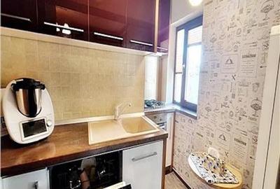 Garsoniera decomandat - zona Astra - 6