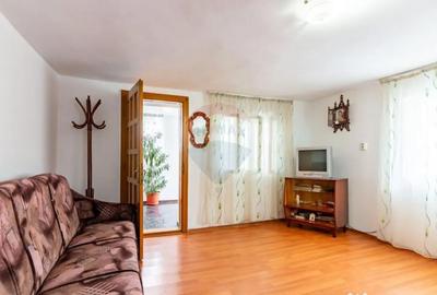 Casă cu 5 camere cu Teren 1842 Mp în Picior de Munte - 2