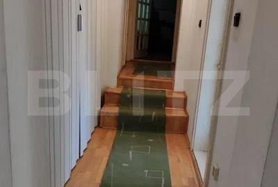 Casă cu 7 camere cu Teren 330 Mp în Central