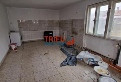 Casă cu 4 camere în Central - 2