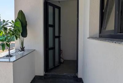Casă cu 3 camere cu Teren 400 Mp în Central - 10