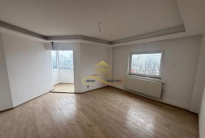 Apartament cu 3 camere decomandat în Narcisa