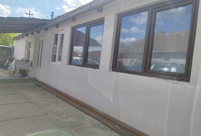 Casă cu 4 camere cu Canalizare în Macea - 2