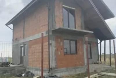 Casă individuală cu 4 camere cu Teren 320 Mp în Berceni - 2