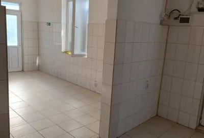 Spațiu comercial, de 40 mp, în Central - 7