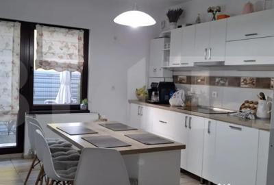 Casă cu 4 camere cu Teren 350 Mp în Central - 2