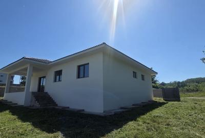 Casă cu 4 camere cu Teren 616 Mp în Paleu