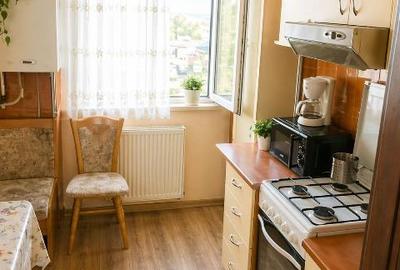 Apartament cu 3 camere decomandat în Noua