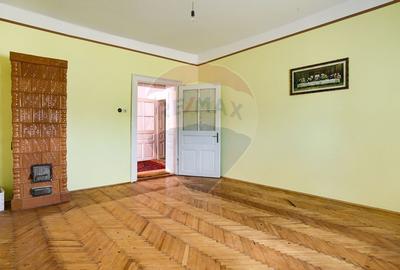 Casa solida cu 4 camere, demisol si garaj - Pecica - 9