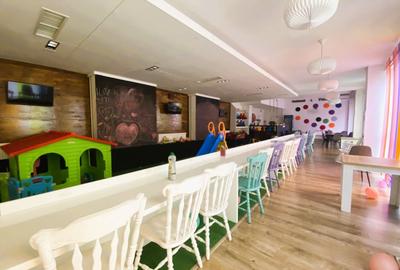 Spatiu de joaca interior + zona de socializare pentru parinti si bunici Spatiu de joaca interior + zona de socializare pentru parinti si bunici - 3