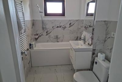Spre vânzare apartament spatios, cu 2 camere, decomandat, bloc nou, etajul 2 - 8