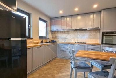 Casă cu 5 camere cu Teren 432 Mp în Balotești - 14