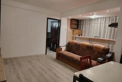 Eroii Revolutiei, doua minute metrou - 5