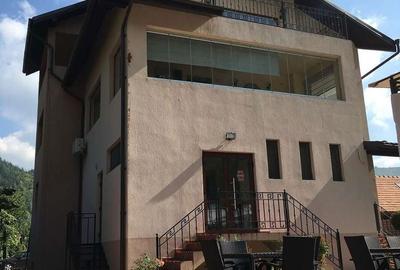 Casă cu 10 camere cu Teren 1000 Mp în Siriu - 5