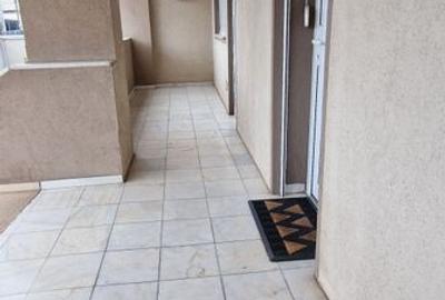 Coiciu, o vila construita pe cadre de beton, bine compartimentata. - 32