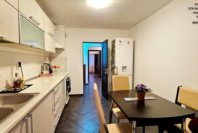 Apartament la cheie,3  camere decomandate,boxa.loc parcare,renovat,etaj 3,1 Mai - 1