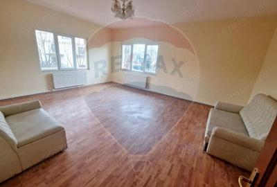 Casă cu 8 camere cu Teren 536 Mp în 1 Mai - 11