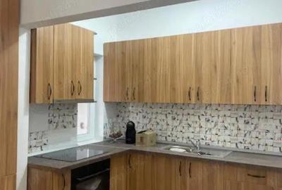 Casă cu Teren 340 Mp în Central - 1