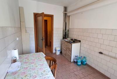Apartament 3 camere, ultracentral, Focșani, etaj 1 - 2