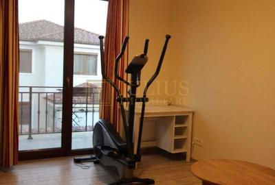 Apartament cu 3 camere decomandat în Giroc