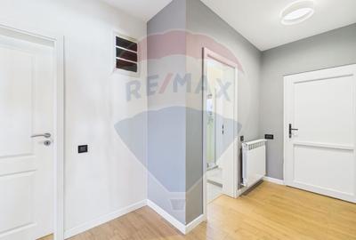 Casă cu 6 camere cu Teren 1325 Mp în Central - 23