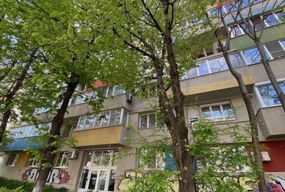Apartament cu 3 camere semidecomandat, mobilat în 1 Mai - 10